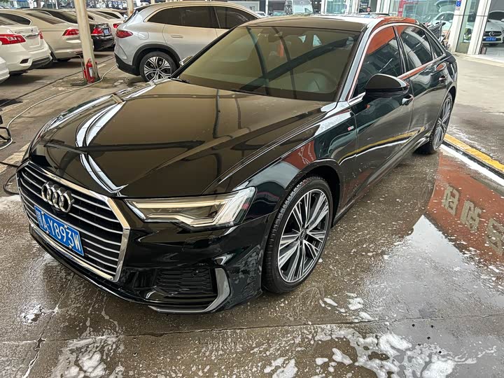 Фото 1 - Audi A6L