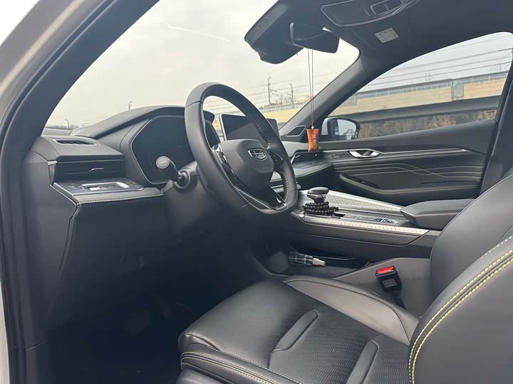 Фото 8 - Geely Preface