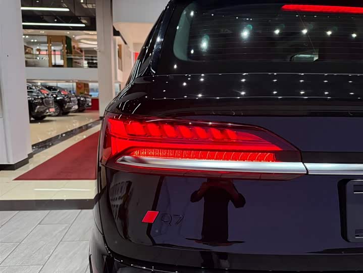 Фото 7 - Audi Q7