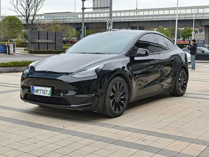 Фото 3 - Tesla Model Y