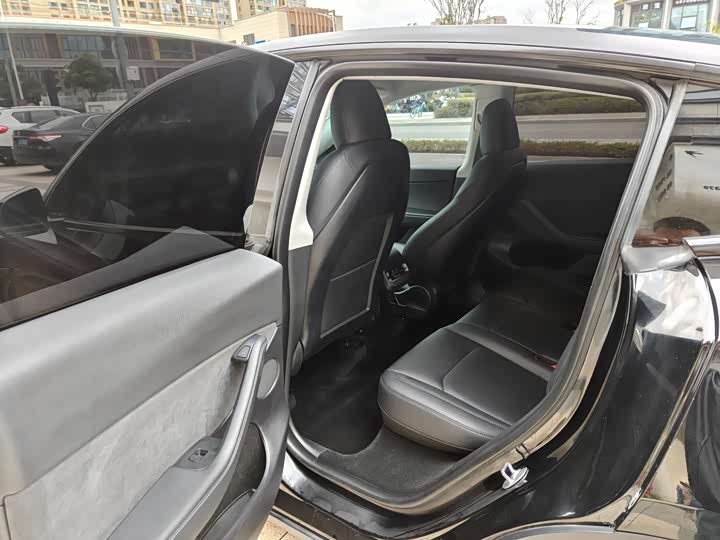 Фото 4 - Tesla Model Y