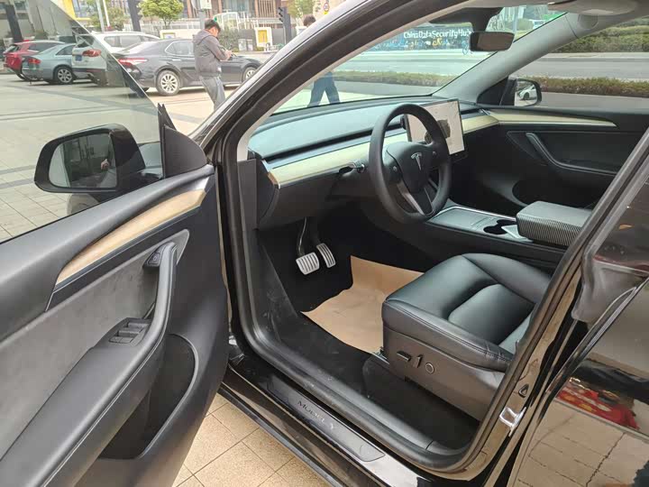 Фото 9 - Tesla Model Y