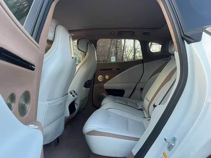 Фото 6 - Avatr 07