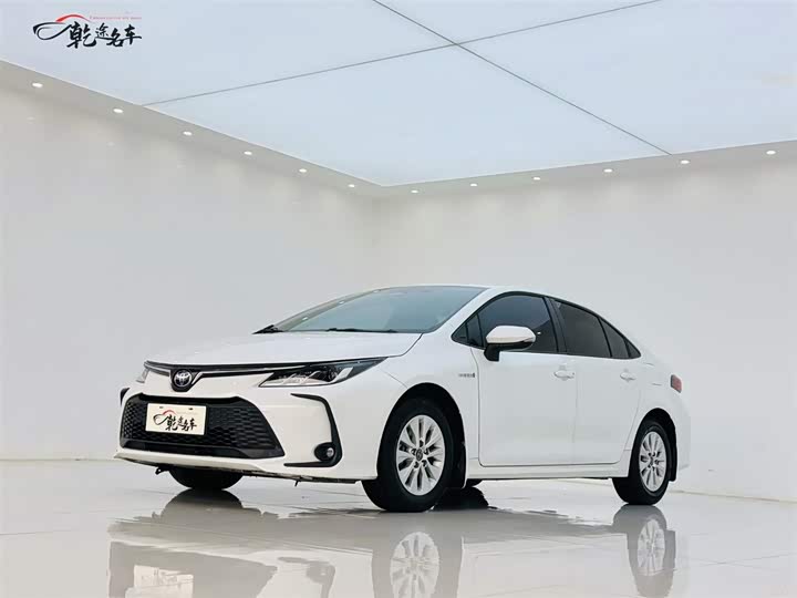 Фото 1 - Toyota Corolla