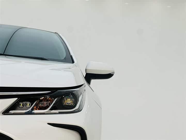 Фото 9 - Toyota Corolla