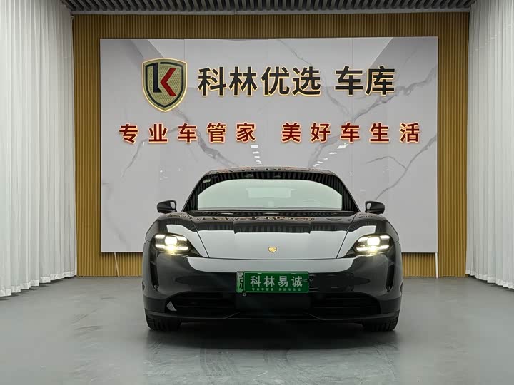 Фото 2 - Porsche Taycan