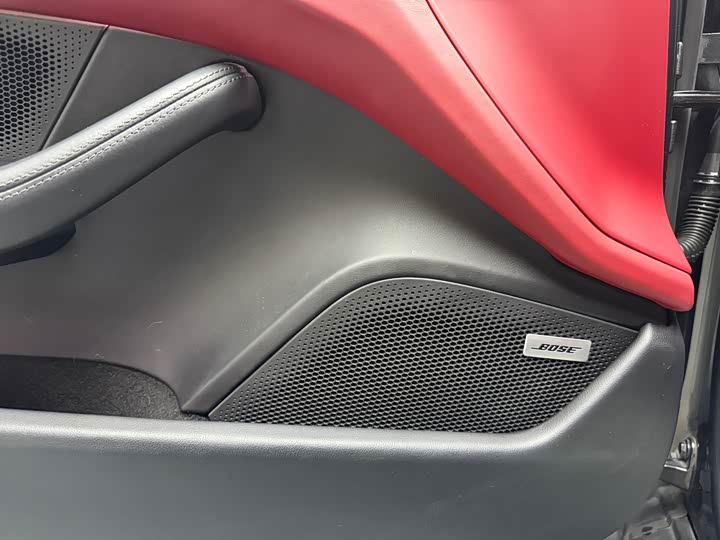 Фото 6 - Porsche Taycan