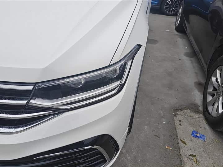 Фото 5 - Volkswagen Tiguan L Pro