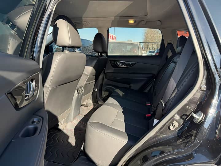 Фото 5 - Nissan X-Trail