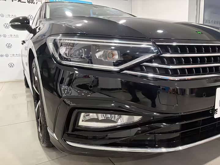 Фото 5 - Volkswagen Magotan