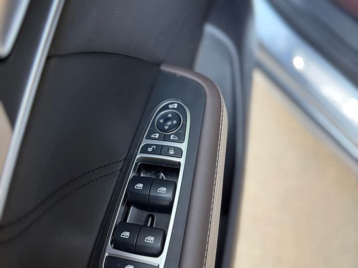 Фото 9 - BYD Song Max Hybrid