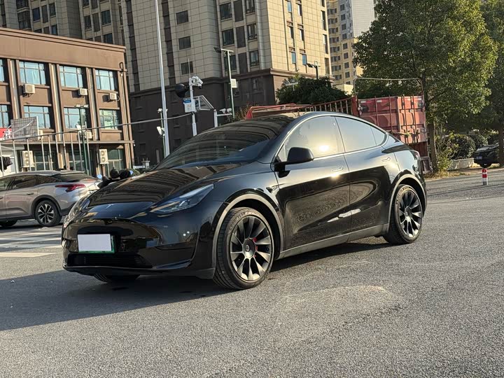 Фото 1 - Tesla Model Y