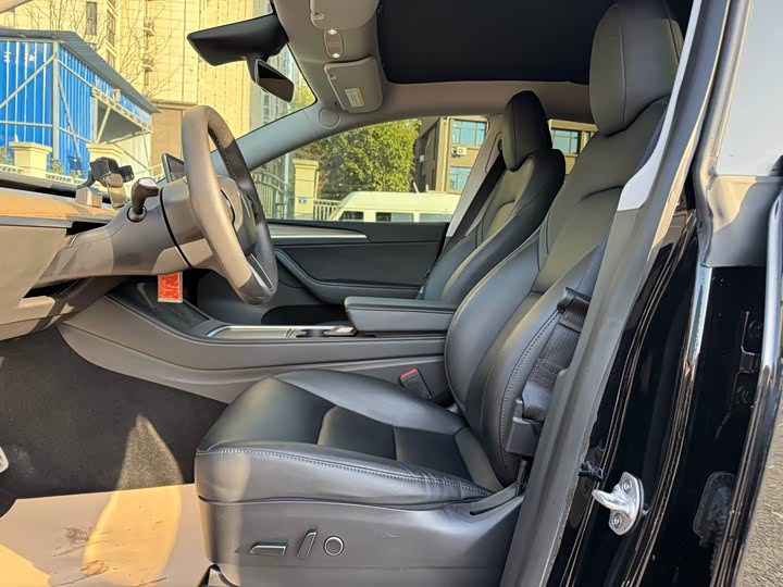 Фото 4 - Tesla Model Y