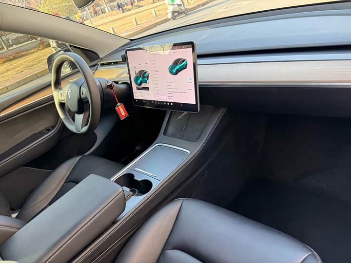 Фото 7 - Tesla Model Y