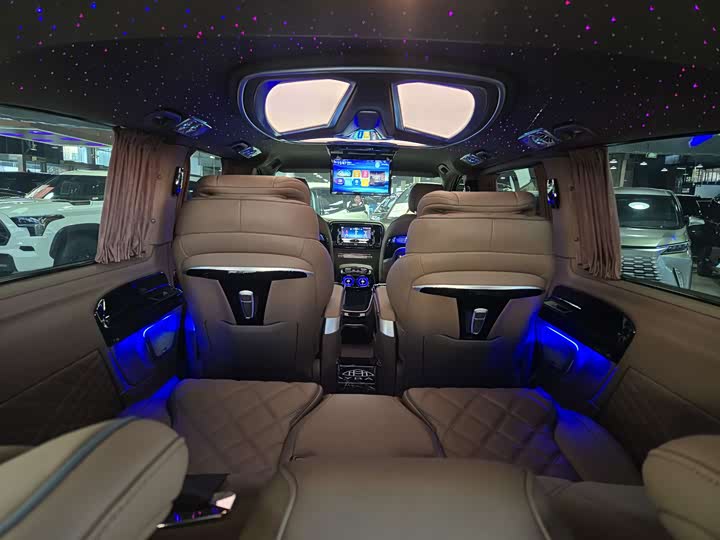 Фото 9 - Mercedes-Benz Vito