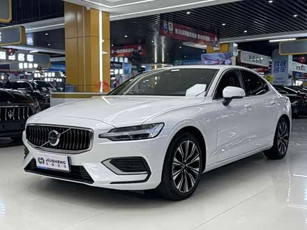 Фото 1 - Volvo S60