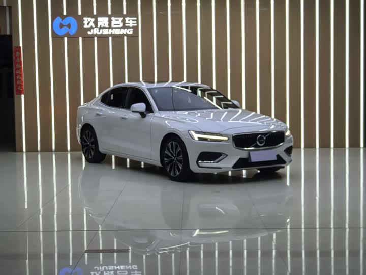 Фото 3 - Volvo S60