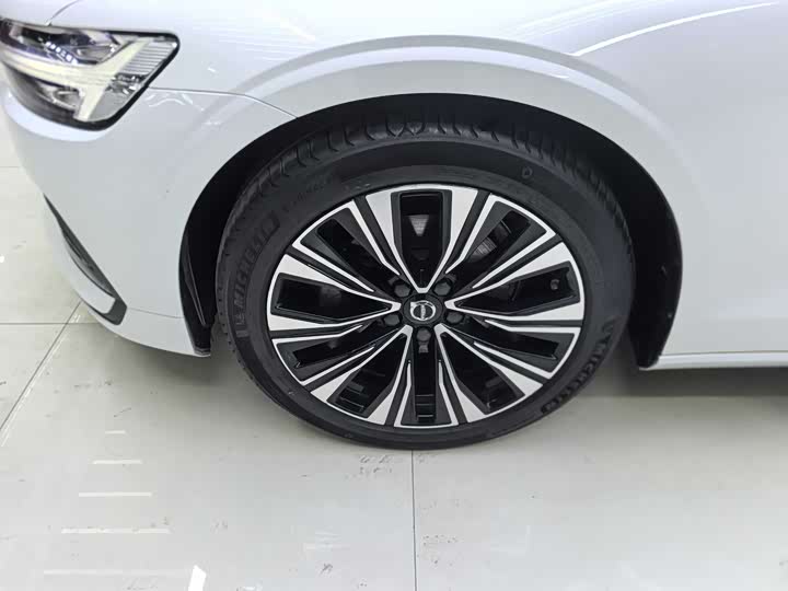 Фото 5 - Volvo S60