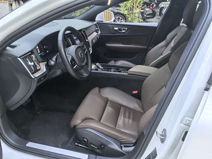 Фото 6 - Volvo S60