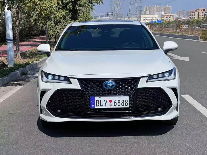 Фото 2 - Toyota Avalon