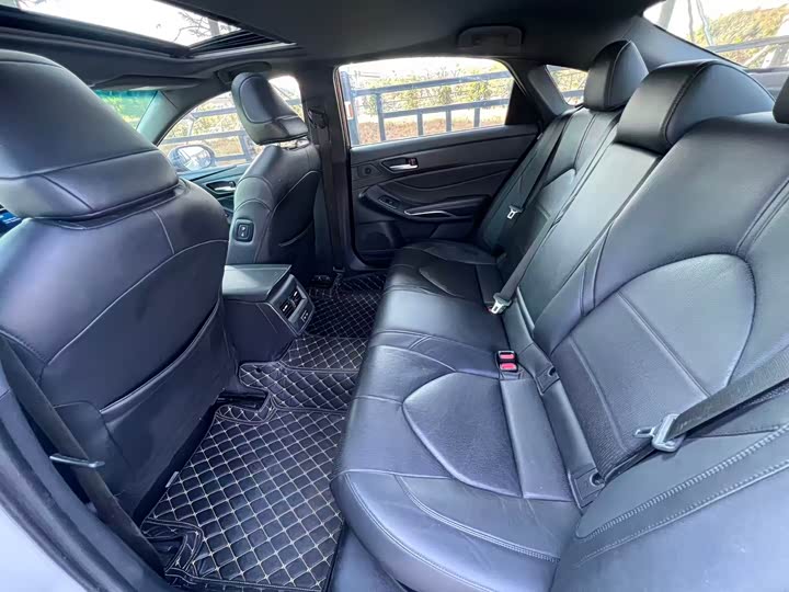 Фото 7 - Toyota Avalon