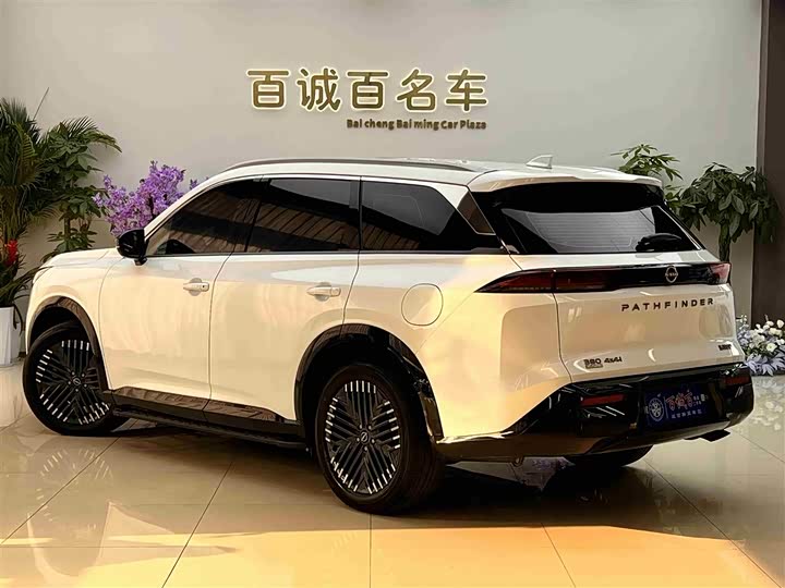 Фото 6 - Nissan Pathfinder