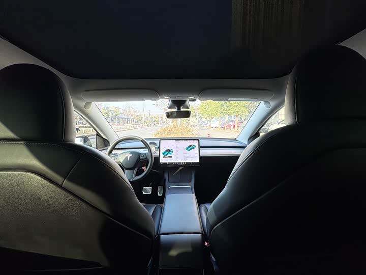 Фото 6 - Tesla Model Y