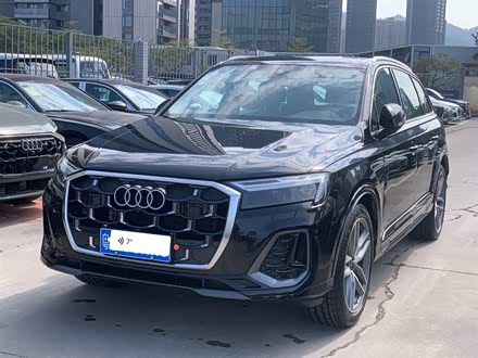 Фото 1 - Audi Q7