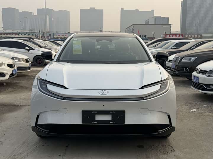 Фото 2 - Toyota bZ5