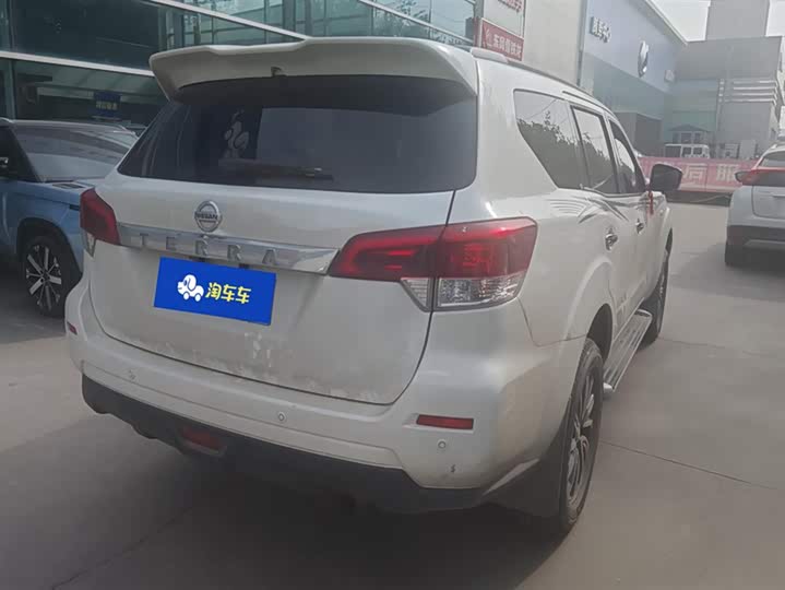 Фото 3 - Nissan Terra