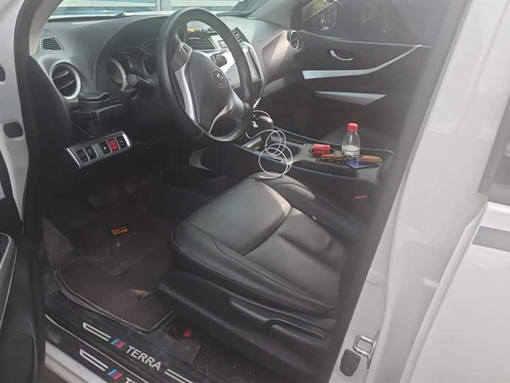 Фото 9 - Nissan Terra