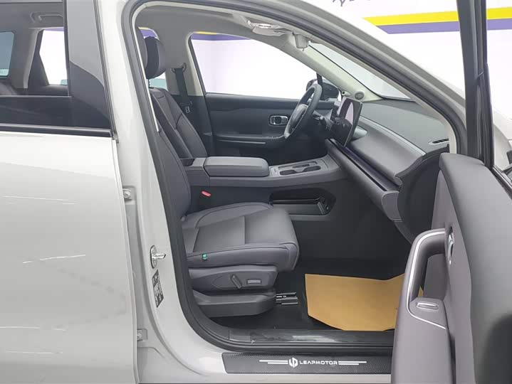 Фото 8 - Leapmotor C10