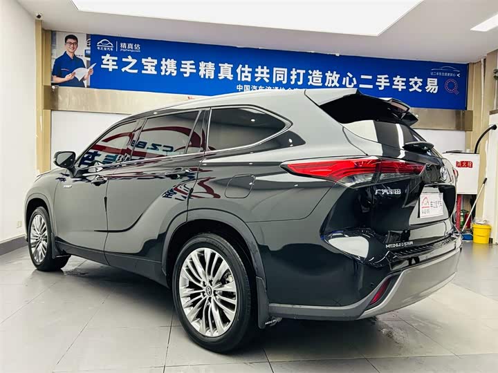 Фото 7 - Toyota Highlander