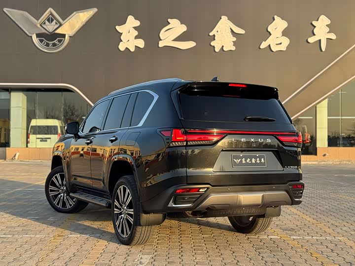 Фото 9 - Lexus LX