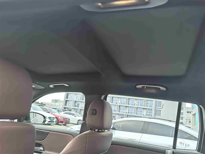 Фото 9 - Mercedes-Benz GLB-Class