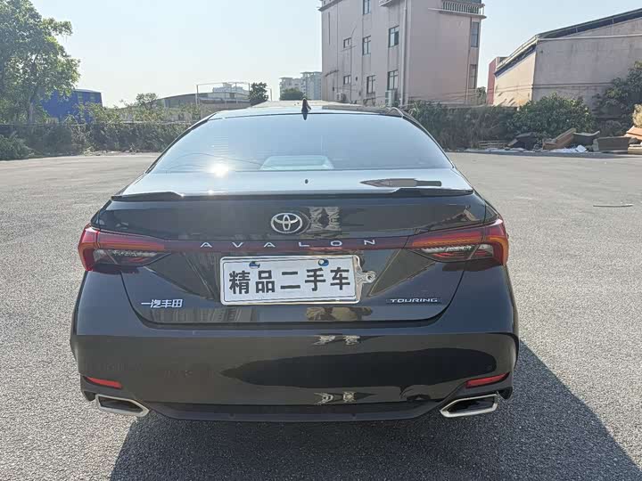 Фото 6 - Toyota Avalon