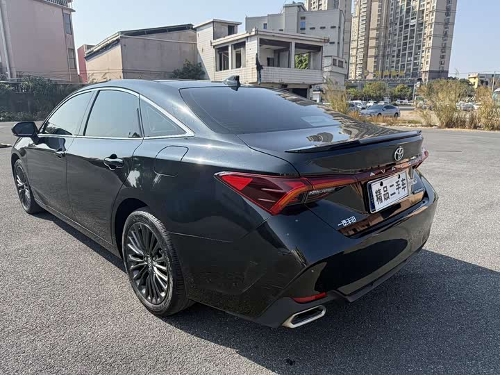 Фото 7 - Toyota Avalon