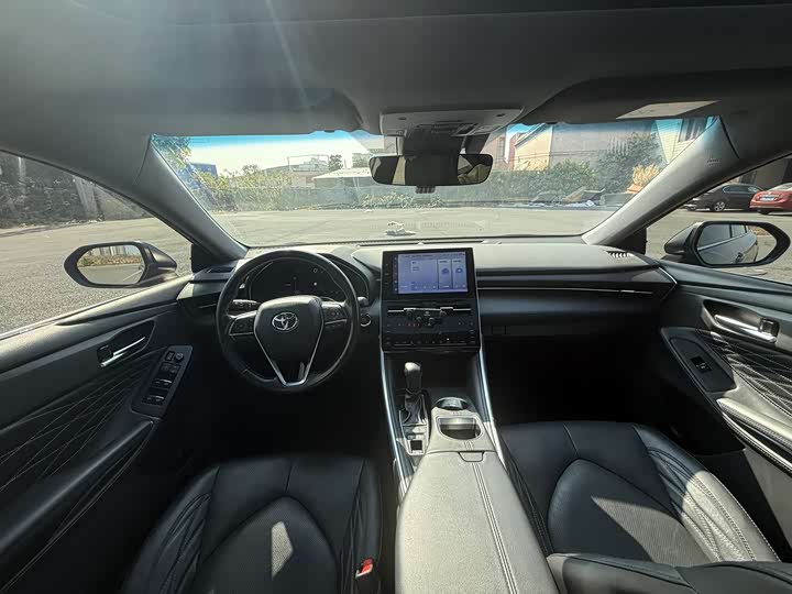 Фото 9 - Toyota Avalon