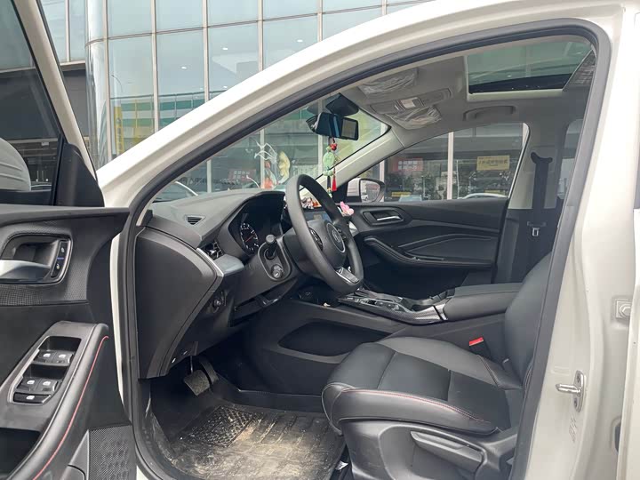 Фото 3 - MG Motor 5