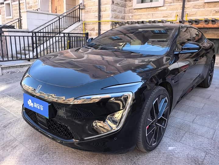 Фото 1 - Avatr 12