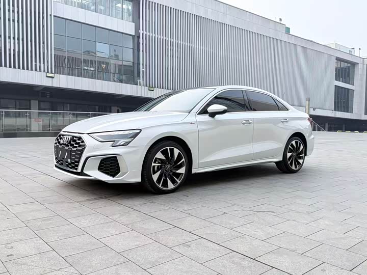 Фото 1 - Audi A3