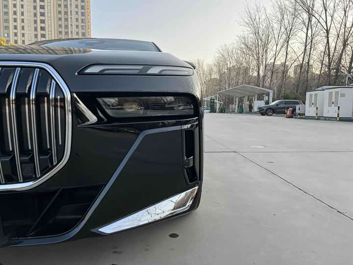 Фото 5 - BMW 7 Series