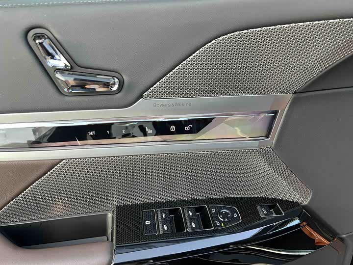 Фото 6 - BMW 7 Series