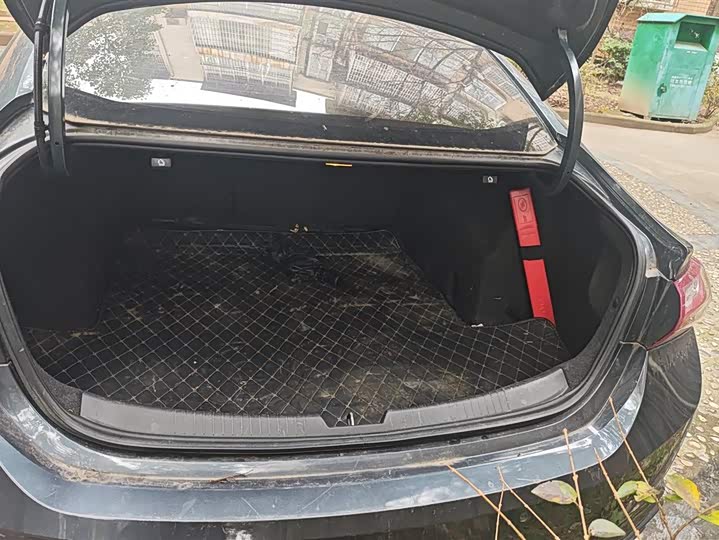 Фото 4 - Chevrolet Malibu XL