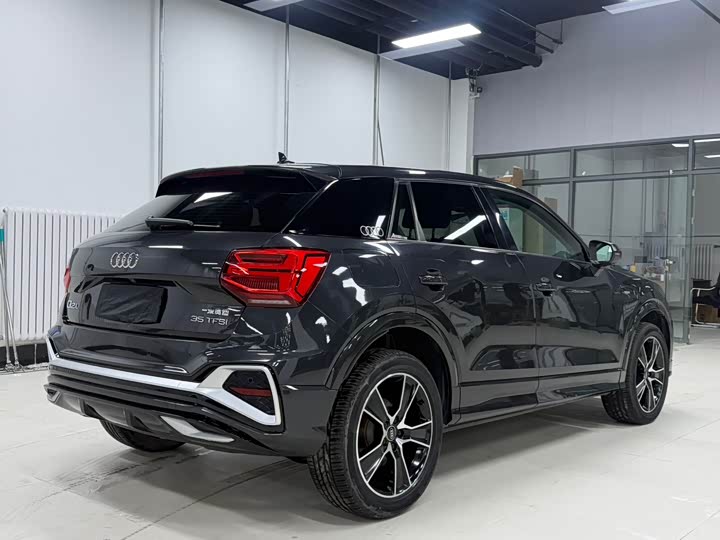 Фото 8 - Audi Q2L
