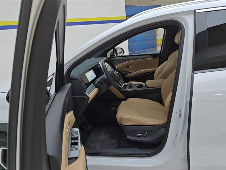 Фото 9 - BYD Song L DM-i Hybrid