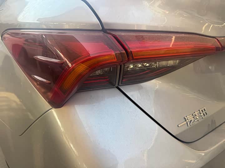 Фото 6 - Toyota Avalon