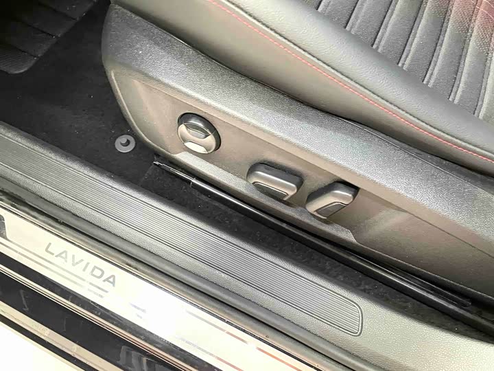 Фото 7 - Volkswagen Lavida