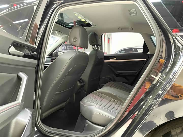 Фото 9 - Volkswagen Lavida