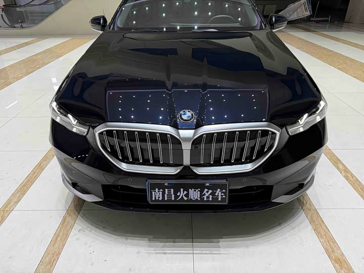Фото 3 - BMW 5 Series